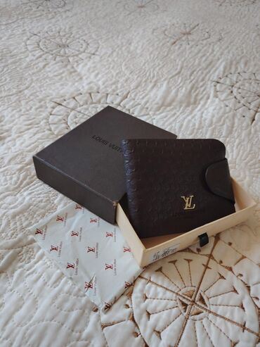 çanta original: Louise Vuitton kaslok orginaldır
