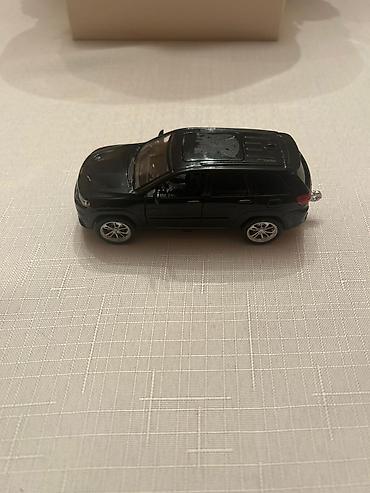 jeep wj: Jeep Grand Cherokee metal maşın modeli - Miqyas: təxmini 1:32 — 5
