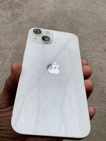 IPhone 13, Б/у, 128 ГБ, Белый, Защитное стекло, Чехол, 84 %