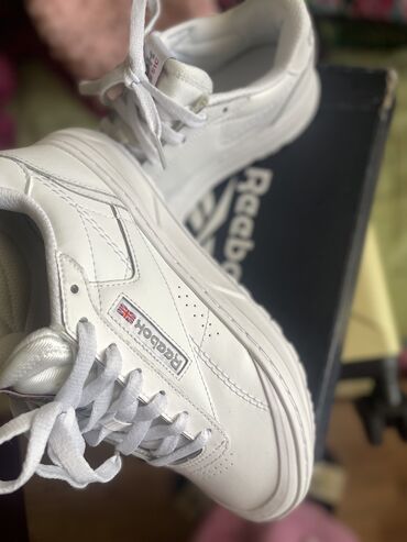 обувь классика: Мужские кроссовки, 39.5, Reebok Classic, Новый, цвет - Белый