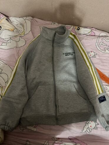 Hicab: Məhsul: Boz rəngli idman üslublu fermuarlı sweatshirt Xüsusiyyətlər
