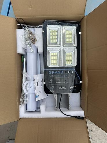 Күн прожекторлору: Светодиодный солнечный уличный светильник GRAND LED 200W, IP67 - Тип — 1