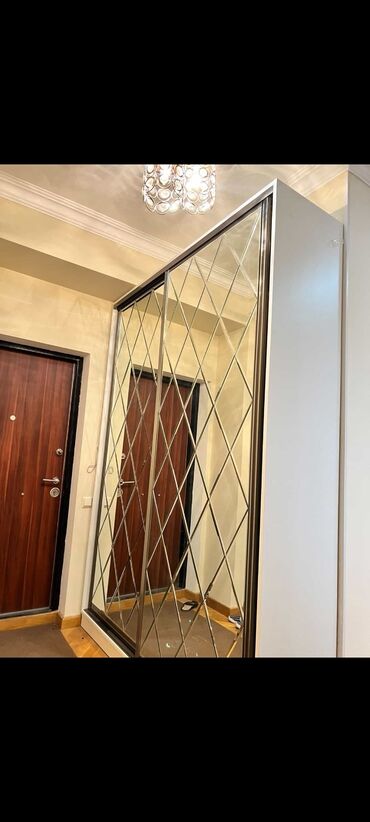 Komodlar: İşlənmiş, Kupe, 2 qapılı Düz dolab, Dəhliz dolabı, Azərbaycan