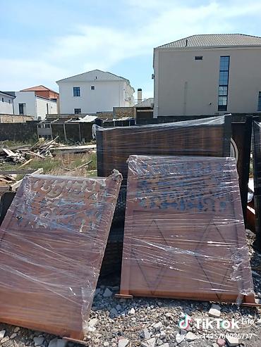 Mebel dəsti – qapılar, dekorativ panellər, masa üstləri və tumbalar -