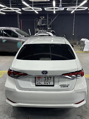 ev: Toyota Corolla: 2022 г., 1.8 л, Вариатор, Гибрид, Седан — 4
