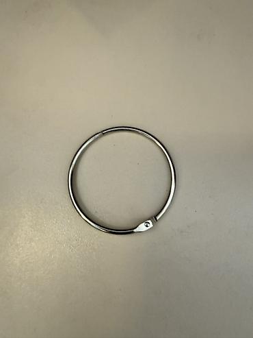 ucuz tablo: Paslanmayan poladdan dairəvi halqa bağlayıcı (snap ring/keyring stili) — 2