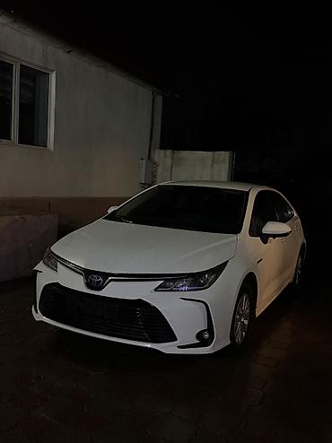 Toyota: Toyota Corolla: 2019 г., 1.8 л, Вариатор, Гибрид, Седан at lalafo.kg — 3 Toyota: Toyota Corolla: 2019 г., 1.8 л, Вариатор, Гибрид, Седан — 3