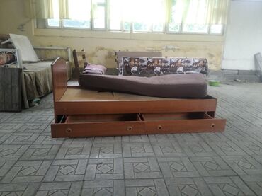 матрацы бу: Кровать б/уесть матрасвыдвижные ящики