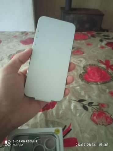 IPhone 15 Pro Max, 512 GB, Qırmızı, Qırıq