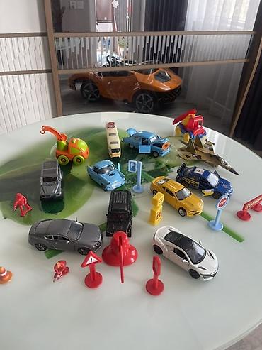 hot wheels oyuncaq dəsti: Uşaq üçün metal və plastik oyuncaq avtomobil və aksesuar dəsti - — 1