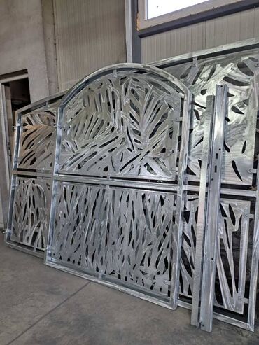 deo zenski: CNC ograde i kapije - Personalizovani Dizajn: Od klasičnog do