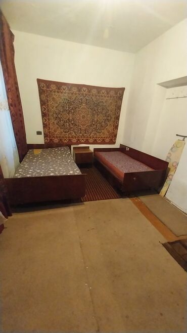 домик ош: Полдома, 33 м², 2 комнаты, Риэлтор, Старый ремонт