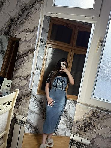 Qadın geyimləri: Qadınlar üçün gündəlik sport-stil don - Model: qısaqollu, kapüşonlu — 2