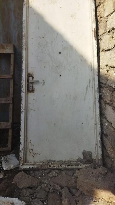 qabilar: İşlənmiş Giriş qapısı 90x230 sm Çərçivə ilə, Ünvandan götürmə — 2