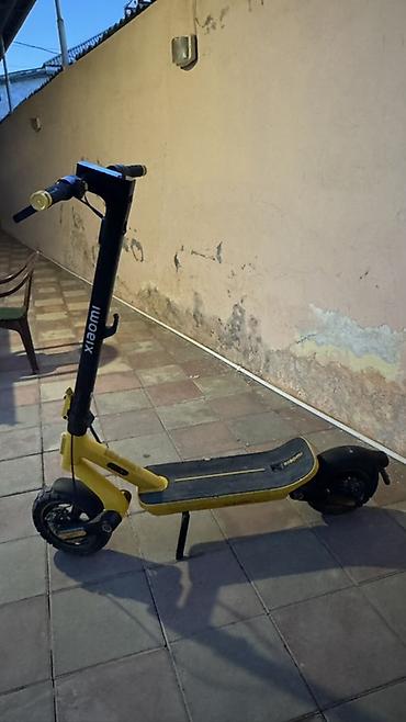 velosiped motoru elektrikli: Xiaomi elektrik skuter - Rəng: sarı-qara - Geniş və sürüşməyən ayaq — 6