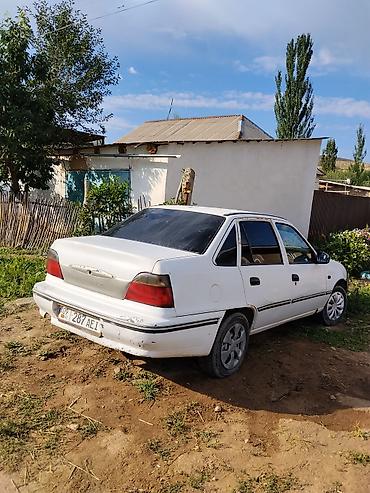 дэу матиз 1: Daewoo Nexia: 1995 г., 1.5 л, Кол менен иштөөчү, Бензин — 4