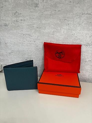 Portmone, pulqabıları: Hermès kişi cüzdanı - Model: klassik ikiqat açılan (bifold) - Rəng — 1