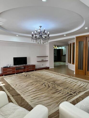 квартира на долги срок: 4 бөлмө, Кыймылсыз мүлк агенттиги, Толугу менен эмереги бар