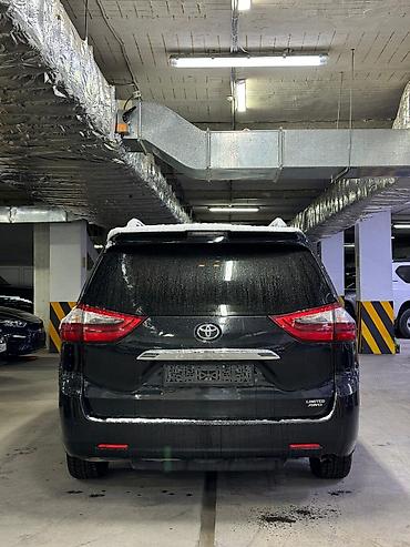 Toyota: Toyota Sienna: 2019 г. — 5