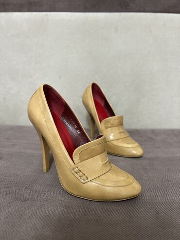 продам туфли женские: Туфли 38, цвет - Бежевый