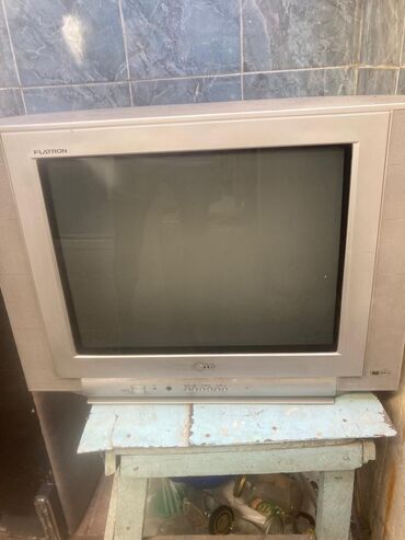 Компьютеры, ноутбуки и планшеты: Televizor köhne model. İwlekdir. 20 manat. Zehra.x.m2402
