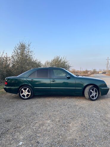 Mercedes-Benz: Mercedes-Benz E‑Class W210 sedan - Kuzov: yaşıl rəng, 4 qapı, klassik — 4