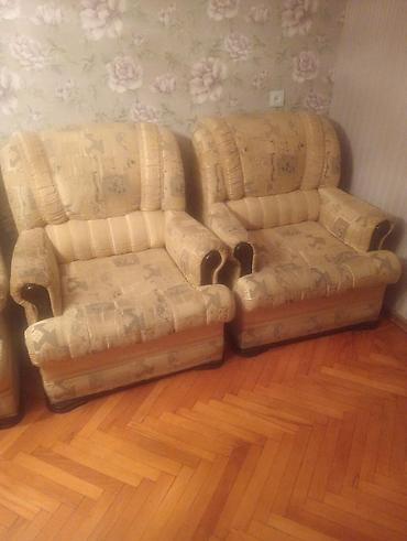 keci satşı: Klassik mebel dəsti – 1 divan + 2 kreslo. tecılı satılır. İnşaatçılar — 1