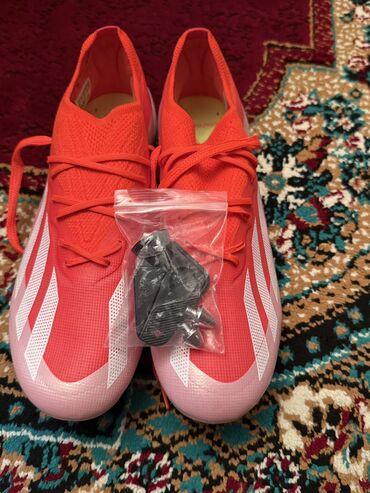 Nərdlər: Butslar Adidas, Ölçü: 43, Yeni