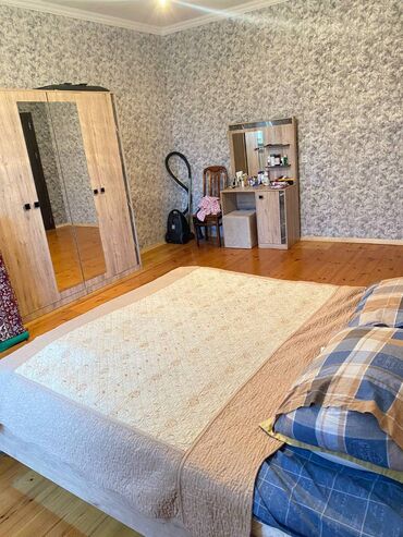 Uzunmüddətli kirayə evlər: 150 kv. m, 4 otaqlı, Su, Telefon, İnternet -da lalafo.az — 8 Uzunmüddətli kirayə evlər: 150 kv. m, 4 otaqlı, Su, Telefon, İnternet — 8