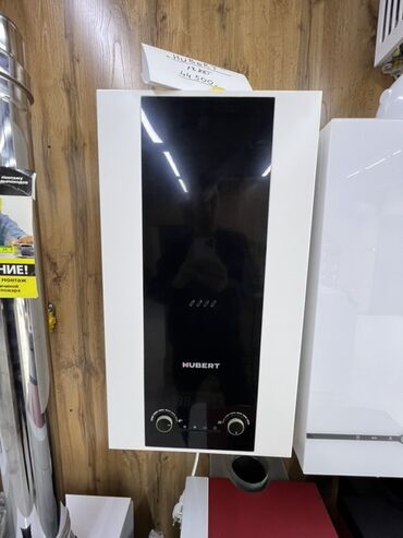 предпусковой подогрев: Настенный газовый котел Hubert в белом корпусе с черной панелью