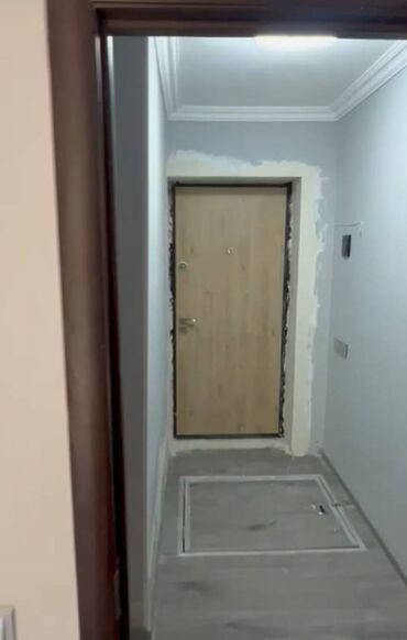 Digər kommersiya daşınmaz əmlakı: Obyekt icarəyə verilir. 1-ci mərtəbə 30 kvm, zirzəmi 25 kvm və 30 kvm — 10