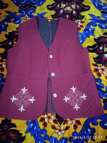 жилетка пиджак: Другие жилеты 6XL (EU 52), цвет - Красный