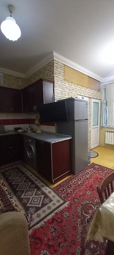 2 mertebe ev: Inşaatçilar m/s 5 deq piyada yol,heyet evinde umumi yataq 2 otagi her — 1