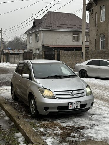 Toyota: Toyota ist: 2002 г., 1.5 л, Автомат, Бензин, Хэтчбэк