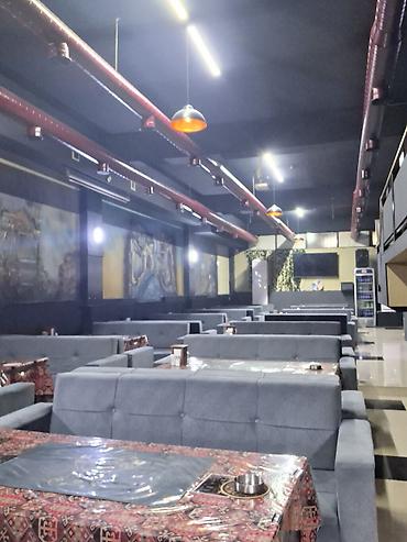 Kafelounge interyerinin icarəsi üçün tam təchizatlı məkan - Geniş və