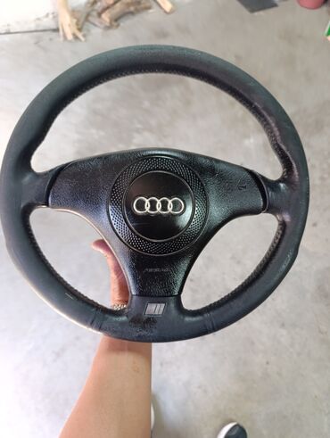 перетяжка рулей: Руль Audi