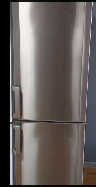 кулер диспенсер: Холодильник Beko, Б/у, Двухкамерный, 60 * 180 * 60