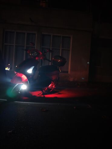 Mopedlər,skuterlər: 3704 km — 8