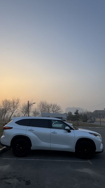 Toyota: Toyota Highlander: 2023 г., 2.5 л, Автомат, Бензин, Кроссовер — 5