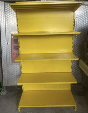 Rəf vitrinləri: Məhsul: Metal vitrin/raf sistemi Təsvir: - Material: qalın metal