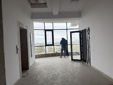 Коммерциялык мүлк: Кеңселерди сатуу 248 м², Ремонтсуз, Бизнес борбор, 5 кабат — 9
