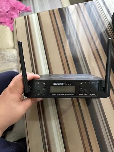 jbl monitor: Səs və işıq avadanlığı komplekti Tərkib: - 2 ədəd simsiz əl mikrofonu — 6