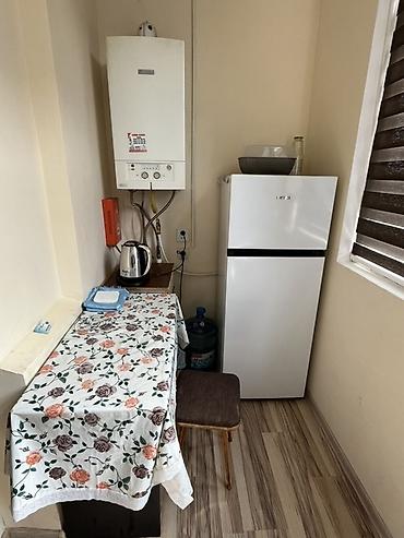 Mənzillər: Bəy otaq yoldaşı axtarılır. Qiymət: kommunal daxil 180 AZN Yerləşmə — 3
