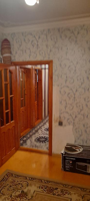 salyanda evler: 3 otaqli ev satilir 5 mertebenin 1 ci mertebesi 9 nomreli mektebin — 4