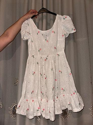 Ağ rəngli, qısa ölçülü yay donu - Material: naxışlı broderiya parça lalafo.az -da Ağ rəngli, qısa ölçülü yay donu - Material: naxışlı broderiya parça