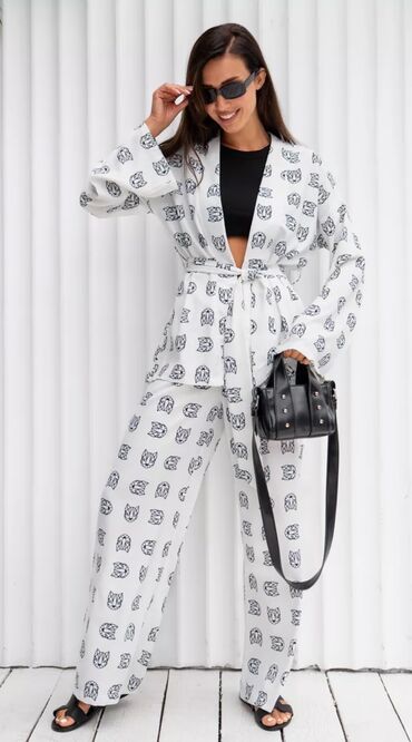 кастюм спортивный: Пижама, Атлас, Китай, One size