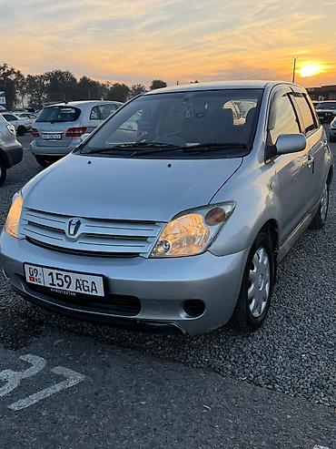 Toyota Ist: 2004 г., 1.5 л, Автомат, Бензин, Хэтчбэк at lalafo.kg Toyota Ist: 2004 г., 1.5 л, Автомат, Бензин, Хэтчбэк