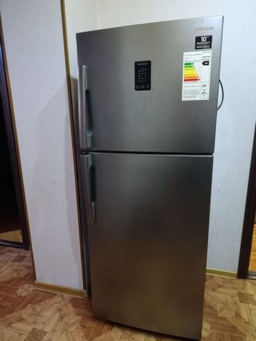 Холодильники: Холодильник Samsung, Двухкамерный, цвет - Серый