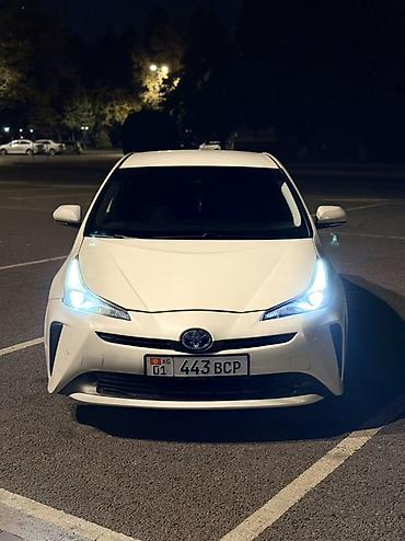 bmw ix3: Toyota Prius: 2020 г., 1.8 л, Вариатор, Гибрид, Хэтчбэк — 3