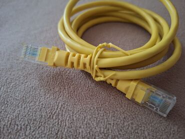 зеркальный телевизор: Lan Kabel Uzunluğu: 1.50sm Rəngi: Sarı Şəkldə də gördüyünüz kimidir
